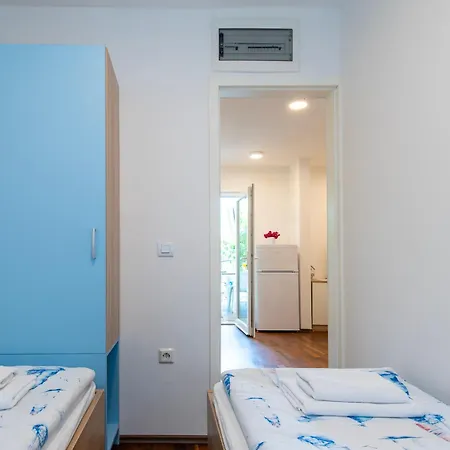 Odmoree Camp & Auberge de jeunesse Ražanac