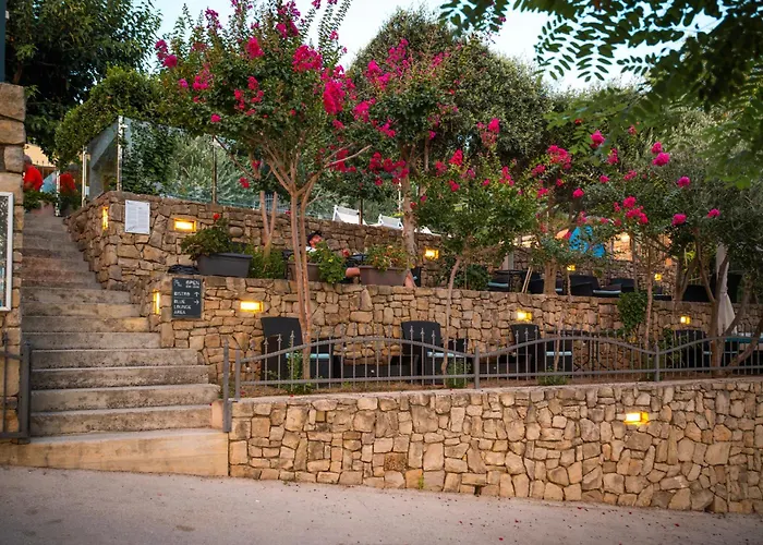 Hostel Odmoree Camp & Ražanac