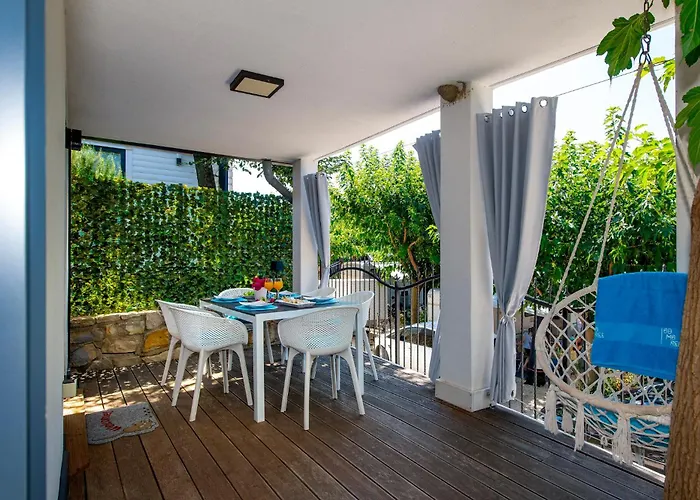 Odmoree Camp & Hostel Ražanac