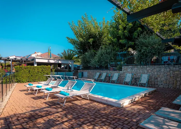 Odmoree Camp&hostel Ražanac