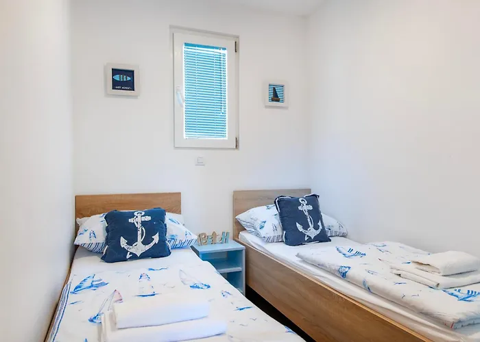 Hostel Odmoree Camp & *