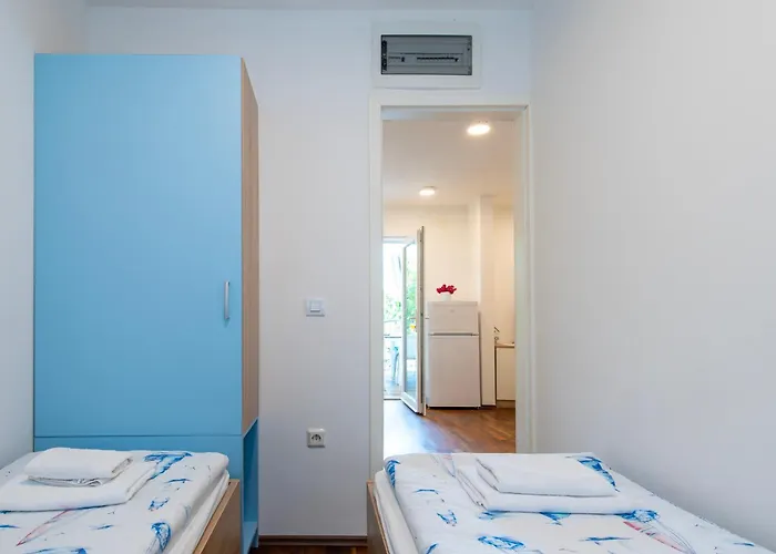 Odmoree Camp & Hostel Ražanac