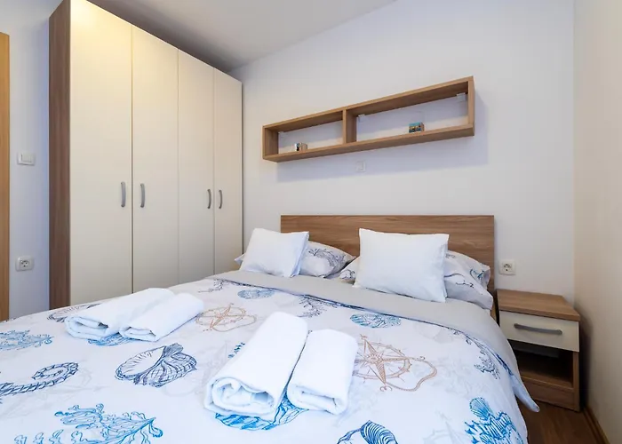 Hostel Odmoree Camp & *