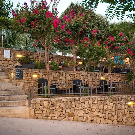 Hostal Odmoree Camping Ražanac