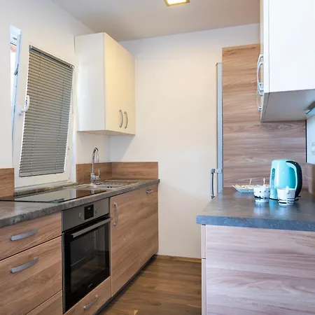Odmoree Camping Hostal *