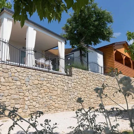Odmoree Camp & Hostel Hostel Razanac